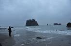 Admirando as pequenas ilhas da 2a Beach, em La Push, pequena localidade indígena no litoral do Olympic National Park, no estado de Washington, oeste dos Estados Unidos